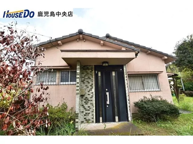 About 280m to JR Kami-Ijuin Station, parking available, single-family home with garden!