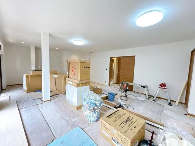 [Open House Held] [Under Renovation] This is a 2LDK one-story house.