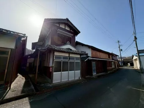 Aogaki-cho Saji 700,000 yen