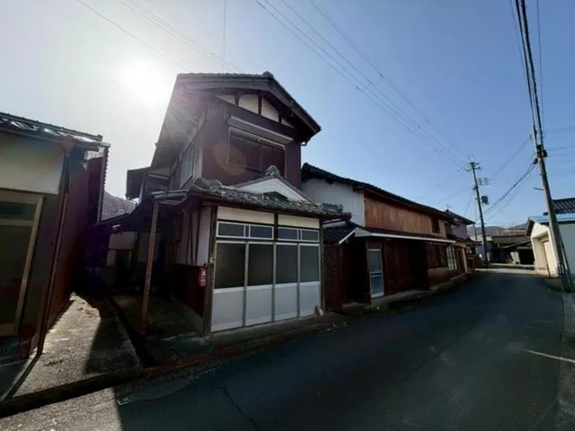 Aogaki-cho Saji 700,000 yen