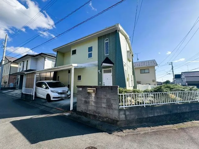 ◆All-electric◆ Built by house manufacturer◆ Good sunlight◆ Storage on site◆ Parking for 3 cars◆