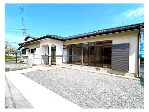 [Open House] A single-story house with 4LDK. Educational facilities (Takada Elementary School) within 10 minutes on foot.