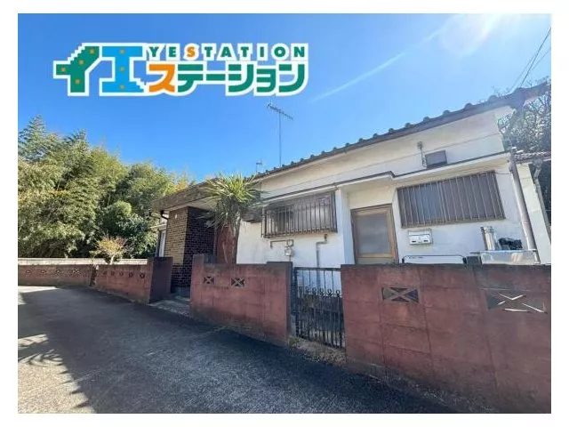 Land area over 100 tsubo! Corner lot