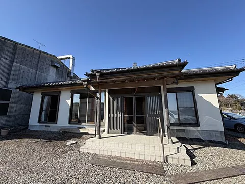 Used single-family home with over 500 tsubo of land in Imazato-cho, with a warehouse, 2 minutes from the IC.