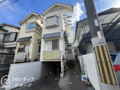 Immediate reservation available 5DK / all rooms are independent & connected rooms / 19 minutes walk from Nakayama-dera Station