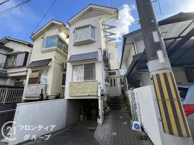 Immediate reservation available 5DK / all rooms are independent & connected rooms / 19 minutes walk from Nakayama-dera Station