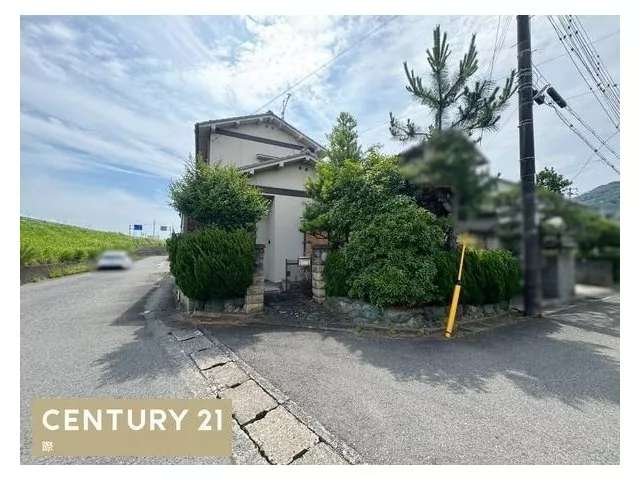 4.2 km by car from Nankai Koya Line "Miyukitsuji"