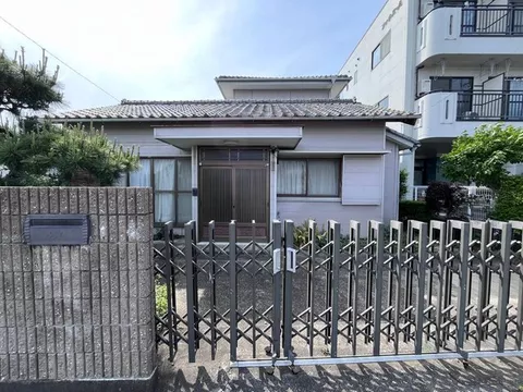 A property that can be remodeled to your liking ♪ a single-family house with a garden ♪