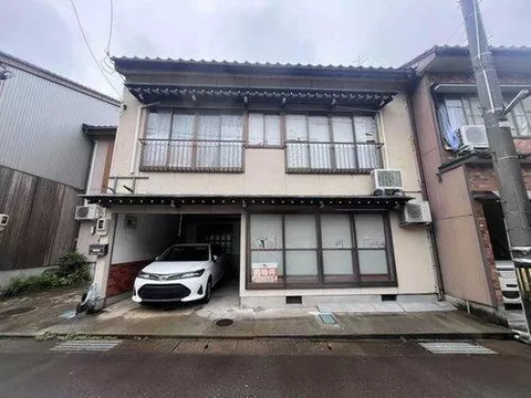Oyabe City, Higashifuku Town (Isurugi Station) 2-story building 10DK