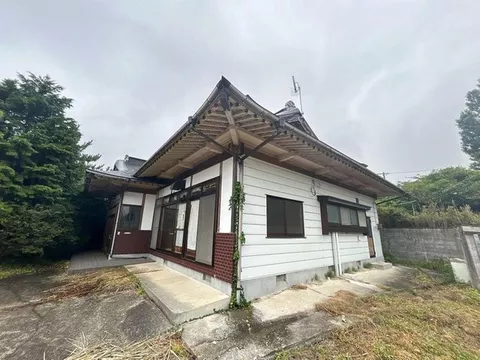 Land area of 406 tsubo, a single-story 8DK house with a rural landscape.