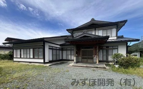 Yamagata City, Oaza Shimo-Higashiyama (Takase Station) 2-story building 8LDK