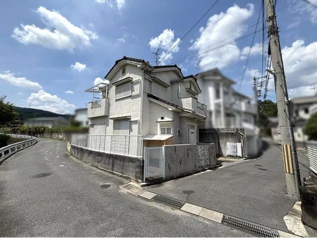 Northeast and southeast corner lot ◆ All-electric ◆ All rooms over 6 tatami mats + two-sided lighting