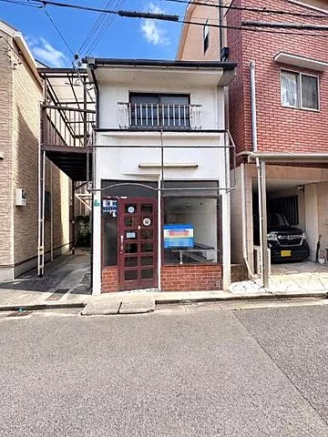 Used single-family home in Hirano Ward, Hirano Honmachi 4-chome, with store attached