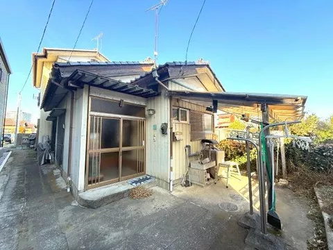 2F 5LK, Kurgano-cho, Takasaki-city (Kurgano Sta.)

2.3 million yen