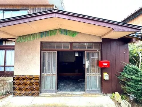 Kawasaki (Ueno Nishi Gaoka Station) 3 million yen