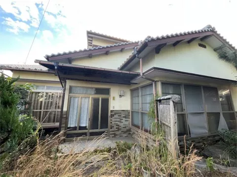 2F 5DK in Hama, Kikumacho, Imabari-shi, Imabari

3.8 million yen