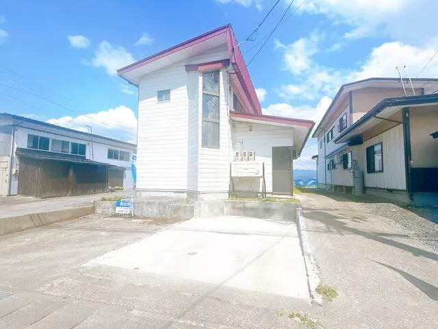 Yonezawa City, Tateyama 1-chome (Nishi-Yonezawa Station) 2-story building 5DK