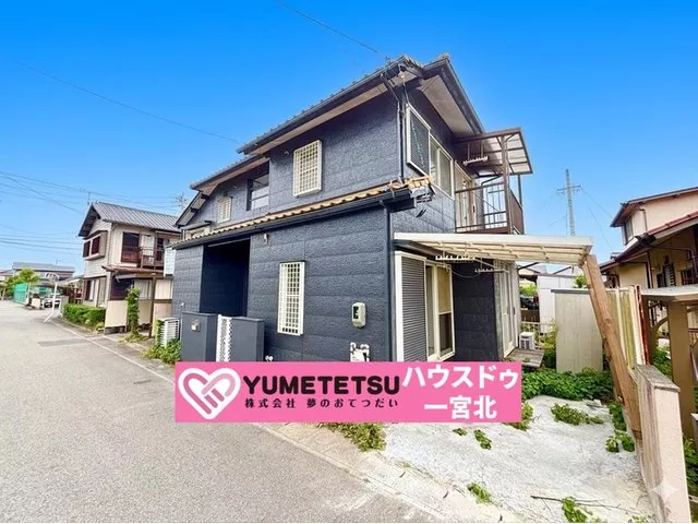 Immediate viewing available. Built-in garage included. All rooms are over 6 tatami mats. Ample storage.