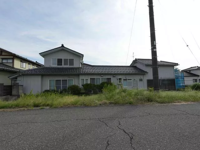 Sakata City, Okanome Aza Kawamae (Kitayome Station), 2-story, 6DK