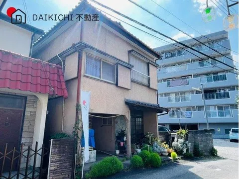 A great location just 6 minutes on foot from "Sakado" station!! You can feel secure even on late return days! - Image 3
