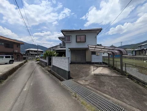Miyoshi-gun, Higashi-Miyoshi Town, Ashida (Awa-Kamo Station) 2-story building 6LDK