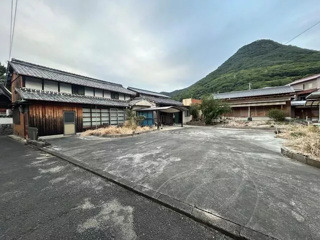 Kanonji City, Muromoto Town (Kanonji Station) Single-story building 6DK