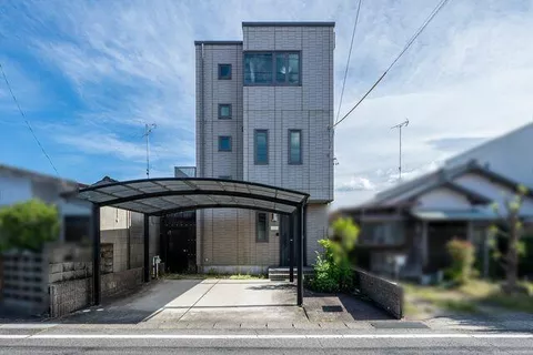 Tsu City, Kotobuki Town (Tsu Shinmachi Station), three-story building, 3LDK