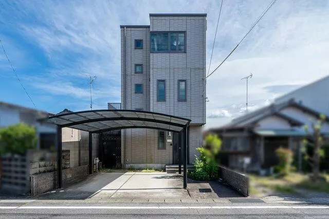 Tsu City, Kotobuki Town (Tsu Shinmachi Station), three-story building, 3LDK