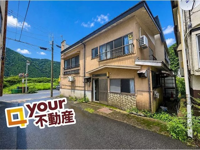 "Used house with basement in hot spring town♪ Utilizing the streetscape and the good old days."