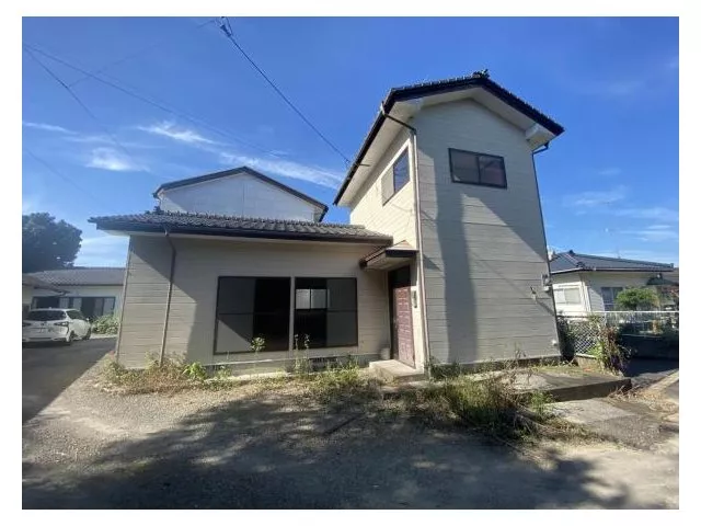 Makata (Kobayashi Station) 2,480,000 yen