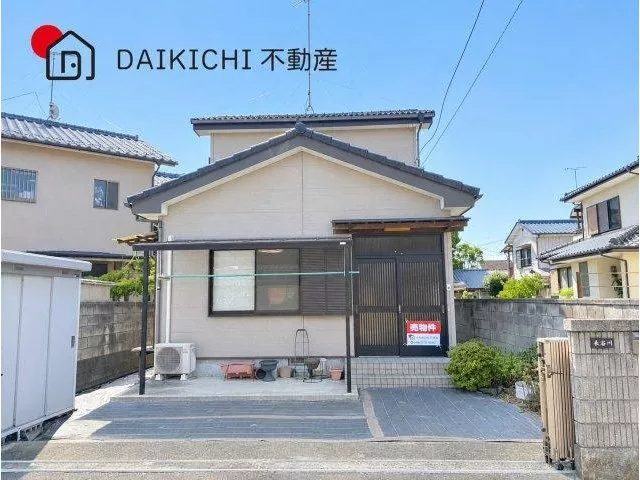 9-minute walk to JR Takasaki Line "Fukiage" Station! Located on a northwest corner lot, with good sunlight and ventilation in a residential environment♪