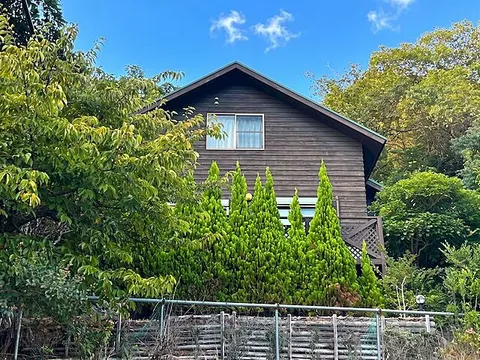 Used single-family home Usami Minori no Mura resort area Forest House