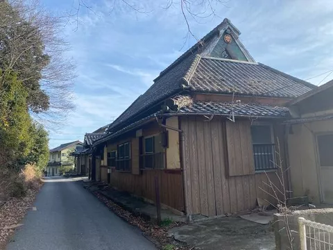 1 story above ground and 1 basement floor 4K

1.9 million yen