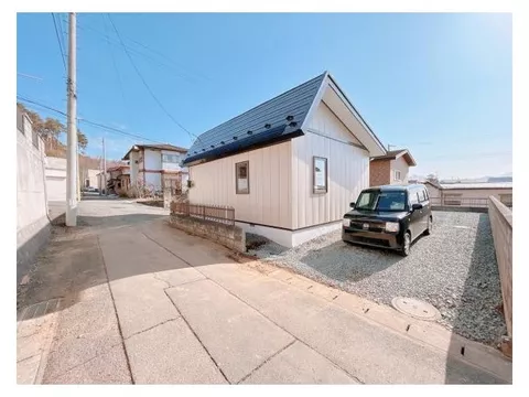 [Open House Scheduled] Interior and Exterior Renovation Planned / Single Story / Water Facilities Replacement / Parking for 2 Cars Available / Southeast Corner