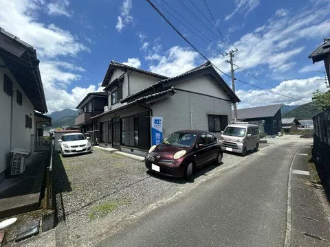 Takaoka District, Ochi Town, Ochi Ko (Nishi-Sakawa Station) 2-story building 5DK