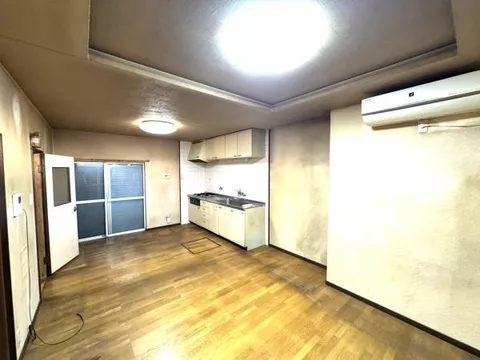 3-chome, Izumidai, Kawai-cho, Kitakasegi-gun (Samidagawa Sta.) 2F 3LDK

3.48 million yen