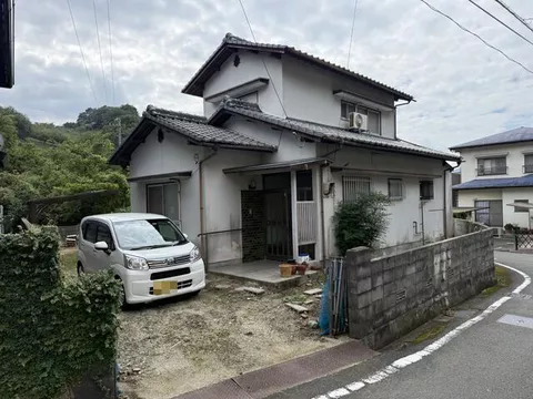 Iyo County Tobe Town Miyauchi 2-story 4LDK