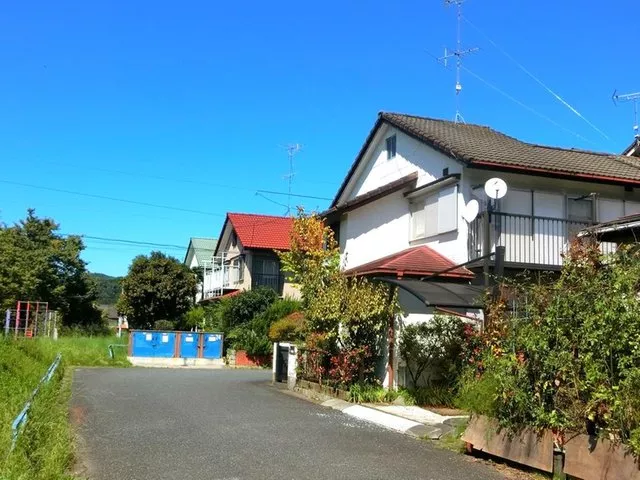 ● Delivery after renovation (budget including tax 1.5 million yen) ● Corner lot ● Space for garage expansion available