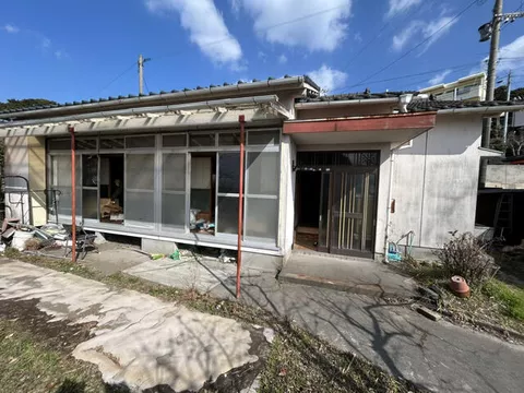 Kagoshima-shi, Kagoshima 3-chome, Higashisakamoto 1-story building, 4DK

2.3 million yen