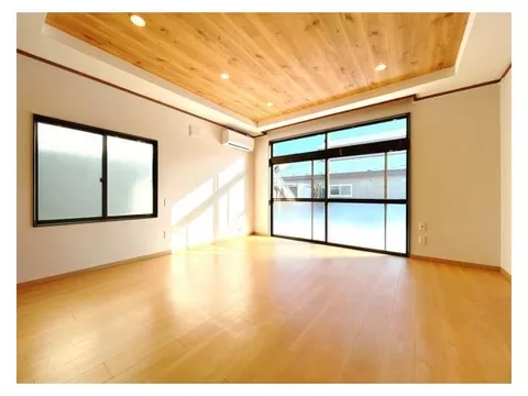 [Open House Held] [Interior and Exterior Renovation Completed] [Living Room Air Conditioner Included] [Move-in Within the Year]
