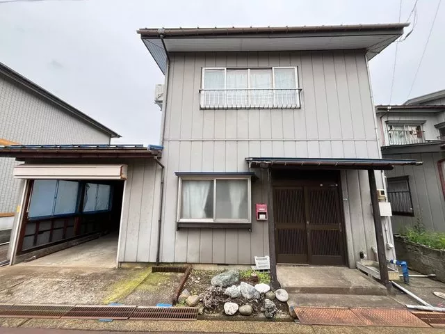 ☆This used house is equipped with a snow-melting well pump in the shutter garage, ensuring peace of mind in winter☆