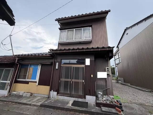 Toyama City, Higashi-Iwase Town (Higashi-Iwase Station), 2-story, 3DK