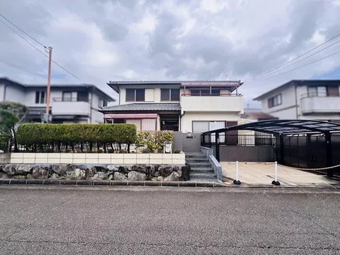 ■Land area: approximately 63.2 tsubo■Building area: approximately 31.1 tsubo, southwest facing, good sunlight