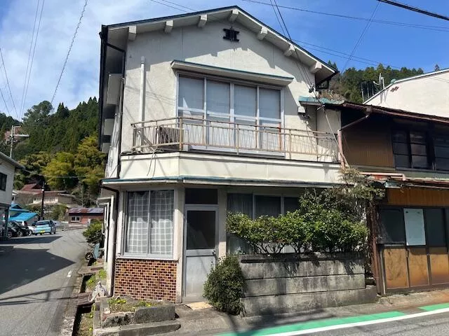 Chigusa, Chigusa-cho, Shiso-city (Harima-Shingu Sta.) 2F 9LDK

880,000 yen