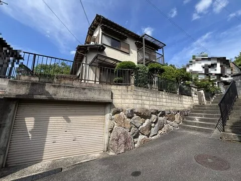 Kintetsu Kashihara Line "Tawaramoto" Station 20 minutes on foot