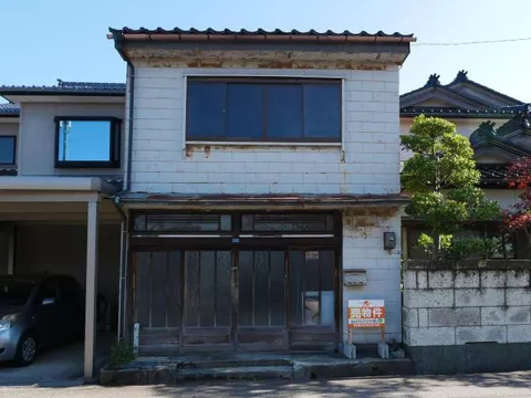 Imizu City, Yahata Town 3-chome (Nakanumizato Station) 2-story building 6K