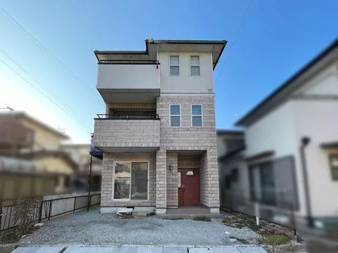 ◆ 12-minute walk from Noto River Station ◆ All-electric ◆ 2 toilets available