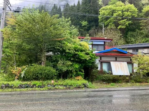 Takayama City, Kamihō Town, Iwaido (Hida Kokufu Station) 2-story building 7SDK
