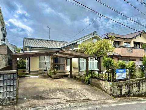 [Open House Scheduled] Interior and Exterior Renovation Planned / Single Story / Earthquake Resistance Work / Water Fixture Replacement /