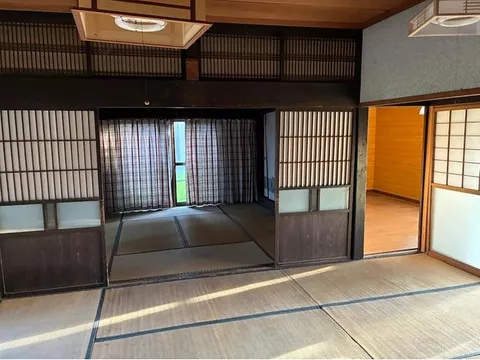 Recommended for those who want to live in a renovated old folk house